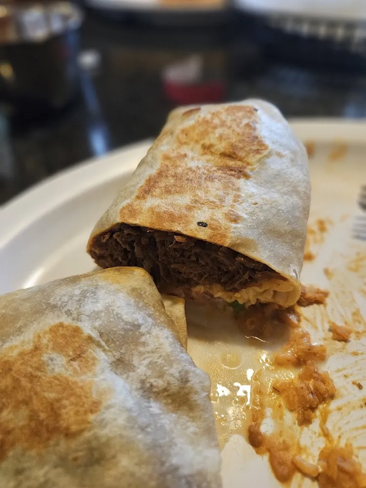Burrito Con Barbacoa Chivo